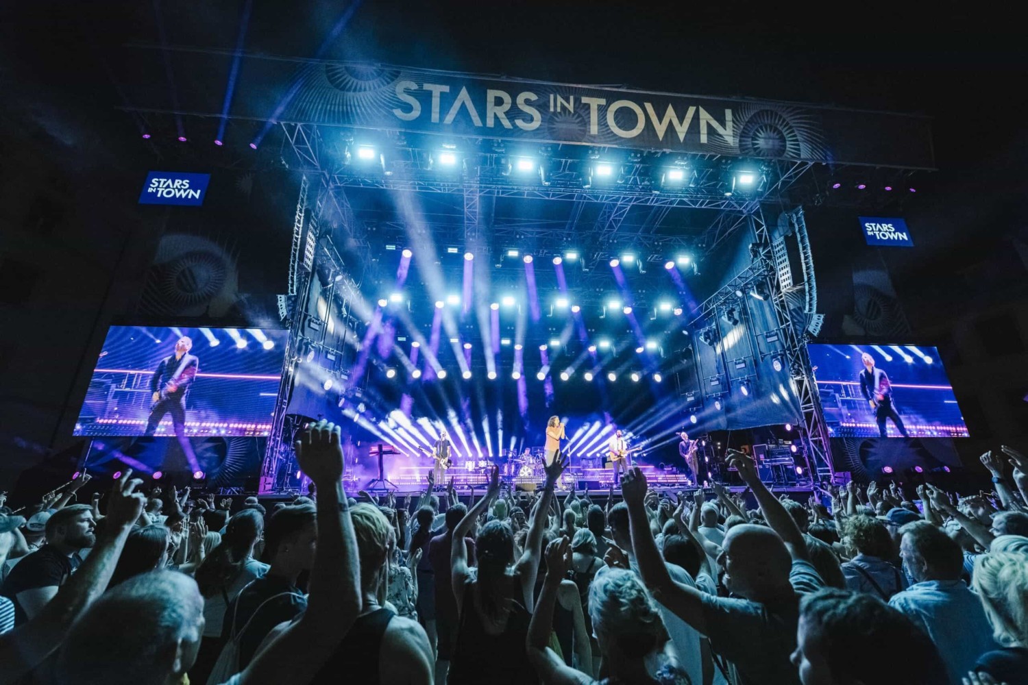 Stars in Town background